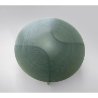 <a href=https://www.galeriegosserez.com/gosserez/artistes/cober-lukas.html>Lukas Cober</a> - New Wave - Table basse ronde (Vert Volan)